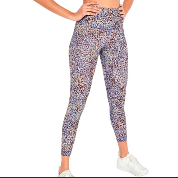 Old Navy Pants - Old Navy High-Waisted PowerPress 7/8-Length Leggings in Blue Leopard - XL